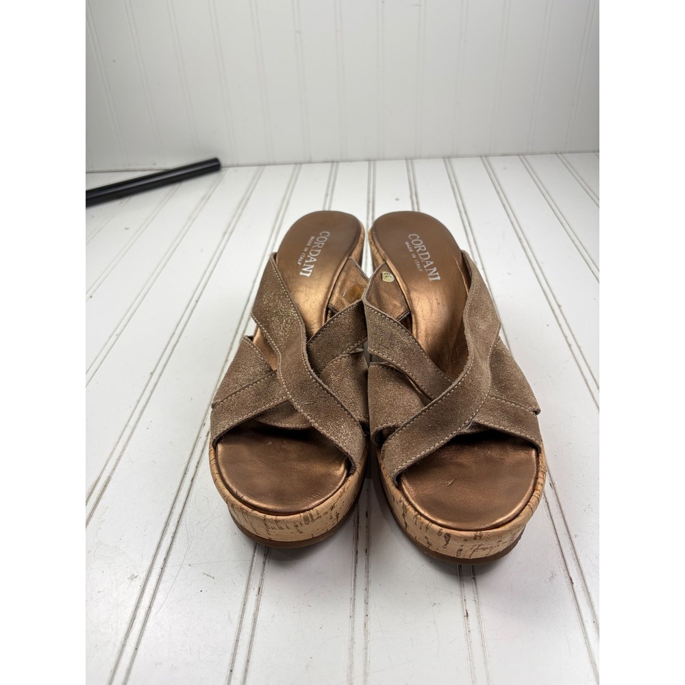 Cordani Metallic Gold Leather Cork Platform Wedge Italian Sandals Women's Size 8 - Picture 10 of 11